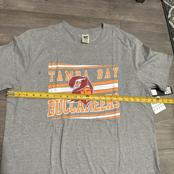 Tampa Bay Buccaneers Mens XL Vintage Marks Bucco Bruce Throwback T-Shirt NWT - Picture 6 of 7